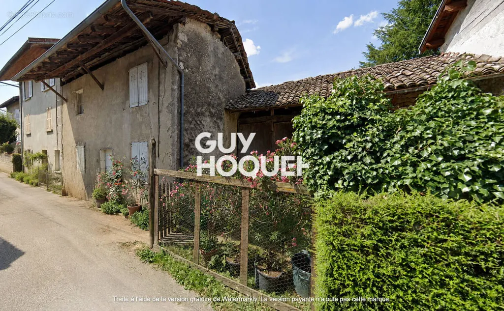 Extérieur - Maison de Village avec Grange à Rénover