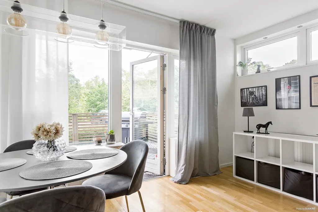 Söögituba - Modern Flat with Private Parking in Bandhagen