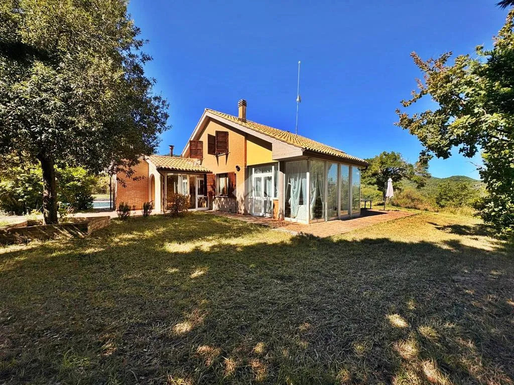 Jardin - Renovated Villa with Pool in Fabriano