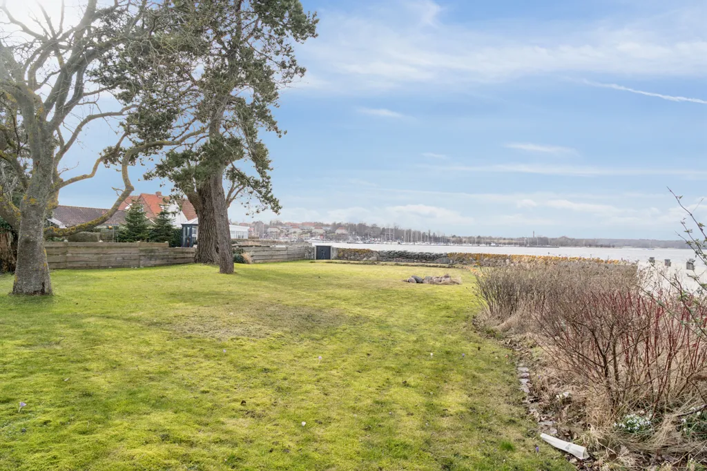 Giardino - Villa with Waterfront Access in Roskilde