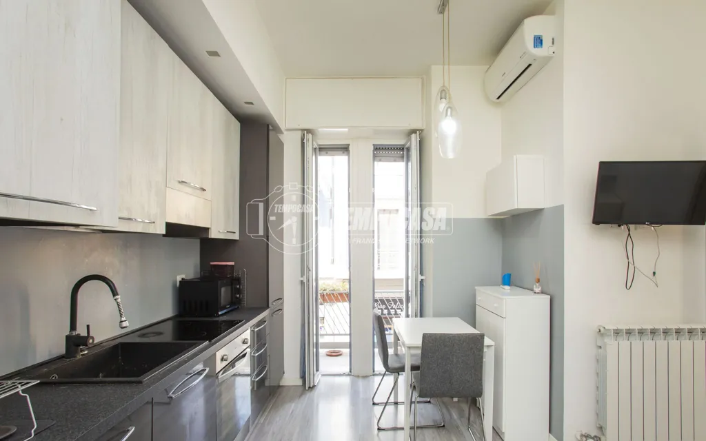 Cuisine - Rustic-Style Flat with Balcony in Milan