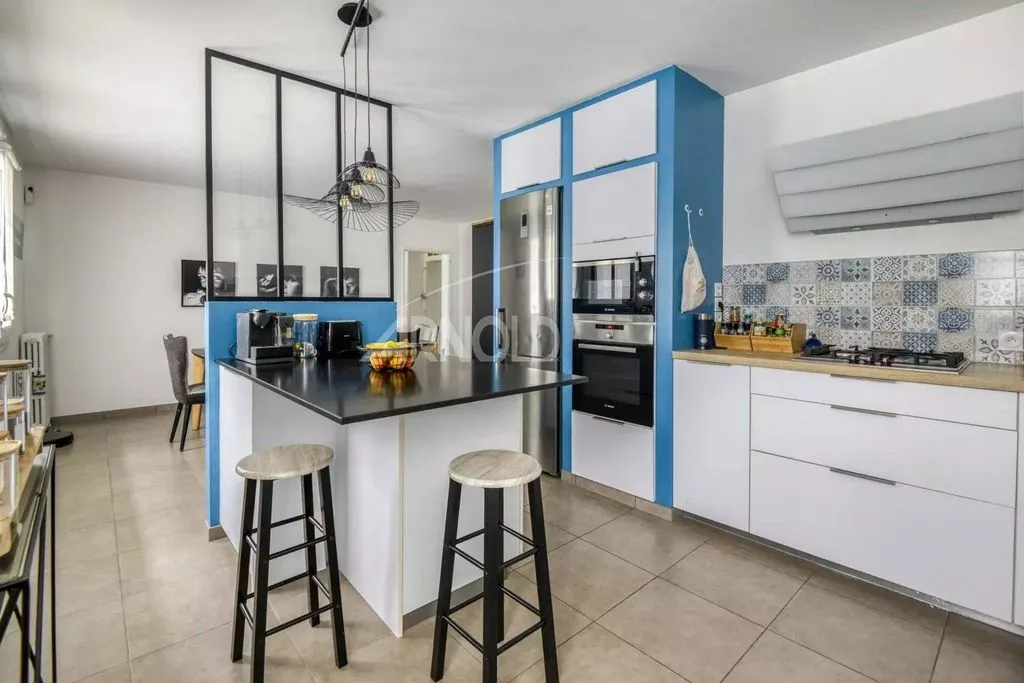 Kitchen - Luxury House with Garden in Vertou