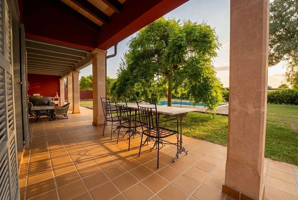 Terrace - Single-Storey Villa with Pool in Sa Planera
