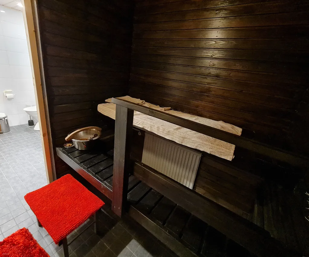 Pièces - Spacious Terraced House with Sauna in Halikko
