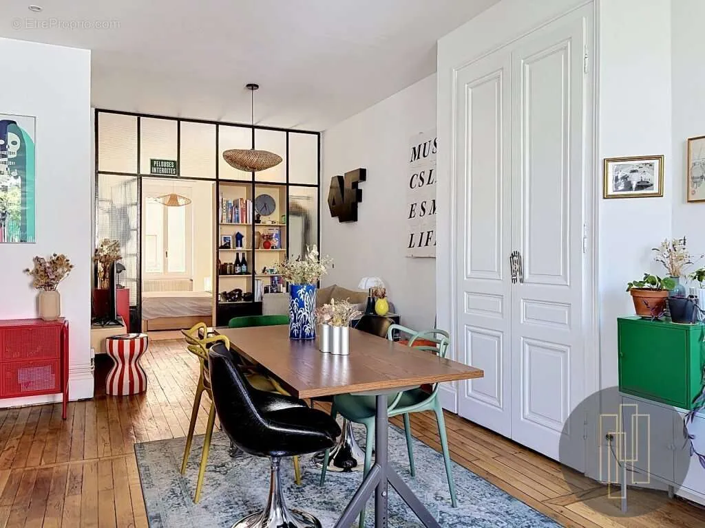 Sala da pranzo - Charming T2 Flat with East/West Light in Lyon 6e