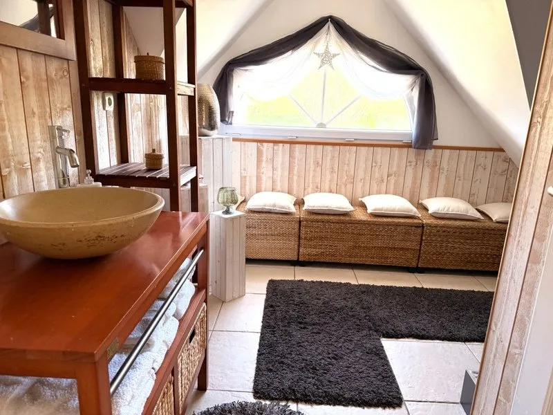 Salles de bain - Maison Traditionnelle avec Piscine à 16 km de Dieppe