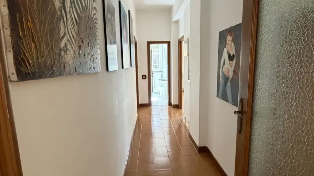 Hallway - Three-Bedroom Apartment with Balcony in Parma