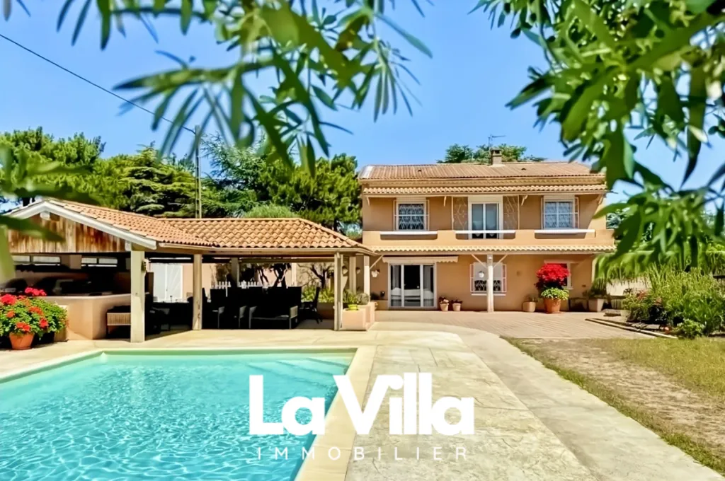 Bassein - Villa with Pool near Avignon