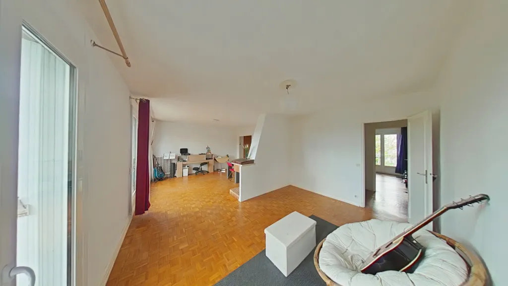 Séjour - Appartement 5 Pièces avec Balcons à Joué-les-Tours