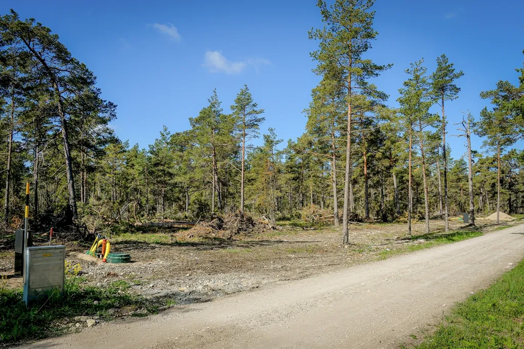 Jardin - Plot with Beach Access in Gothem, Gotland