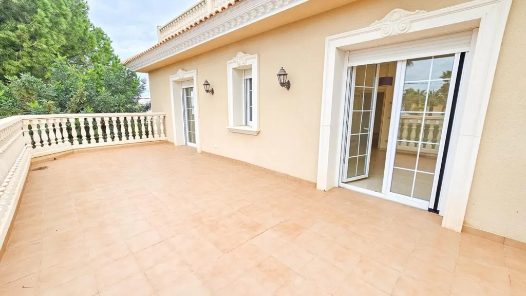 Terrasse - Luxury Villa with Pool in Cabo Roig