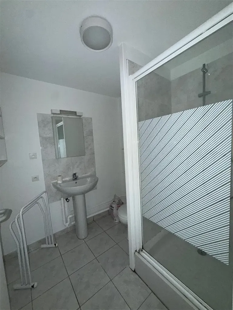 Salles de bain - Studio Lumineux en Centre-ville de Tours