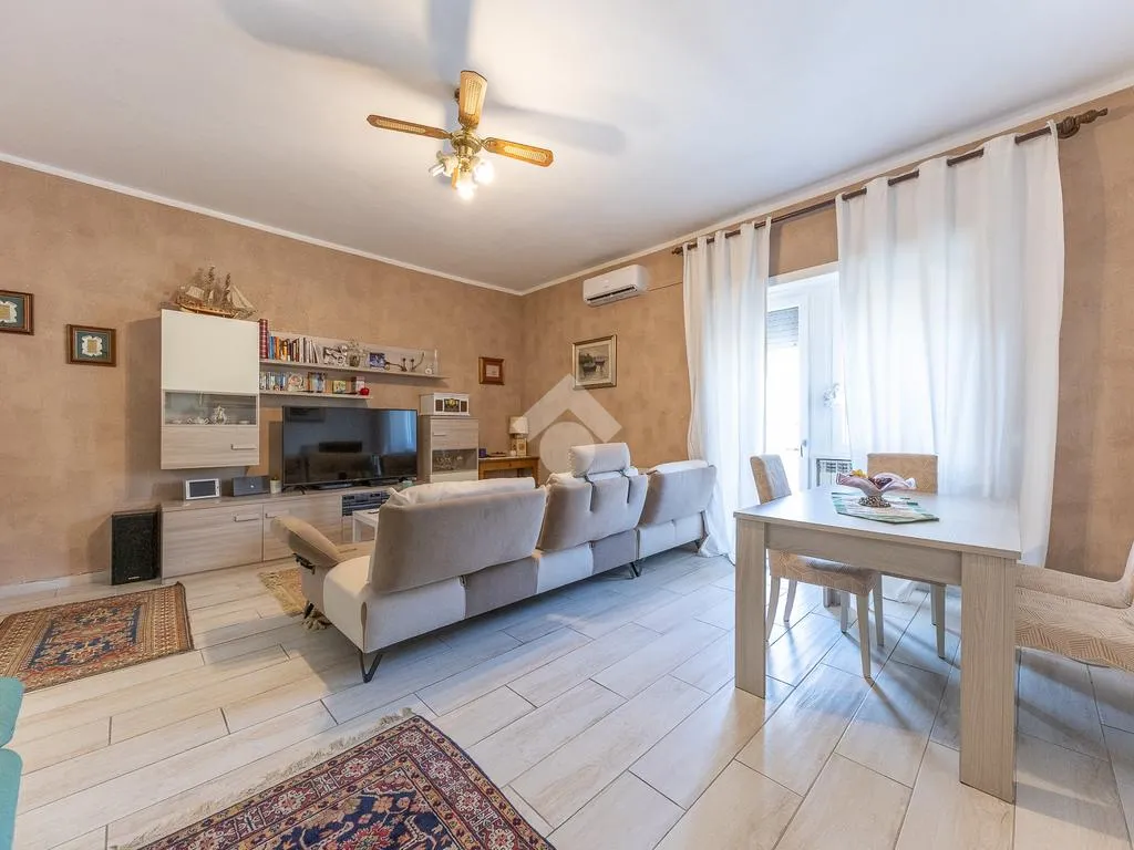 Elutuba - Triplex with Terrace in Torre Maura, Rome