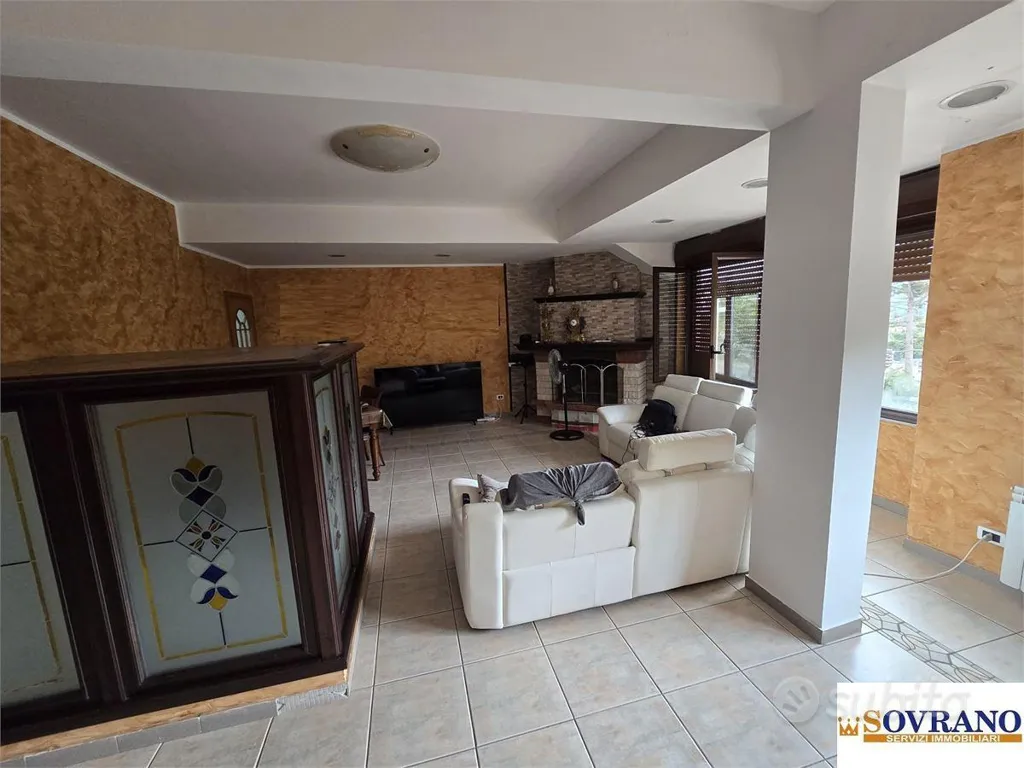 Elutuba - Commercial Complex with Parking in Monreale