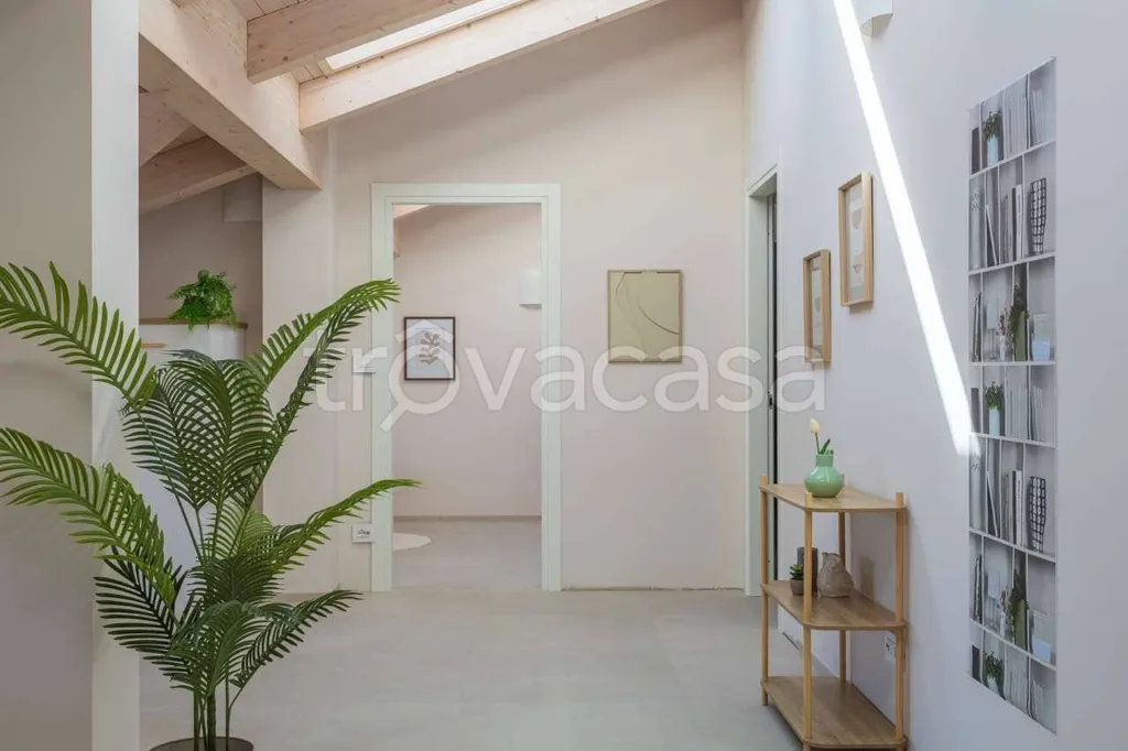 Entrée - Mansard Apartment with Lift in Busca