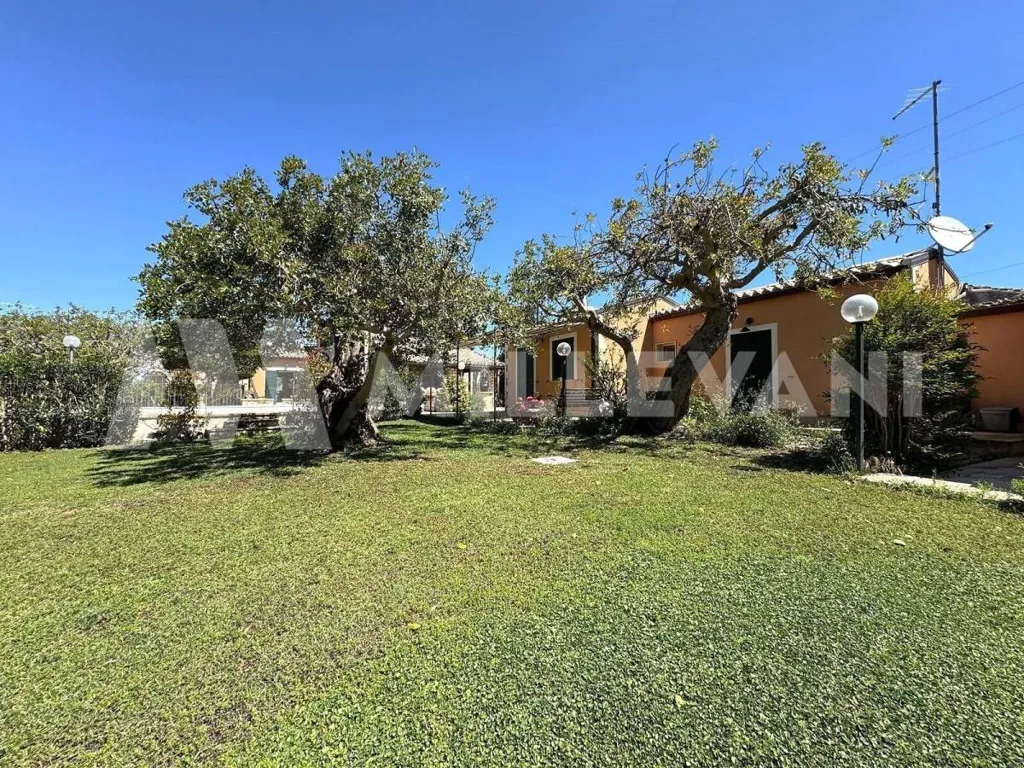 Aed - Elegant Villa with Pool in Modica
