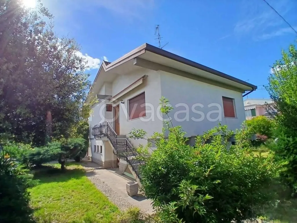 Välivaade - Independent Villa with Terrace in Gradisca d'Isonzo