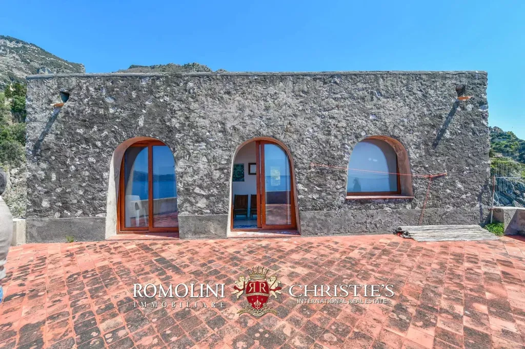 Välivaade - Waterfront Villa with Sea Access on Amalfi Coast