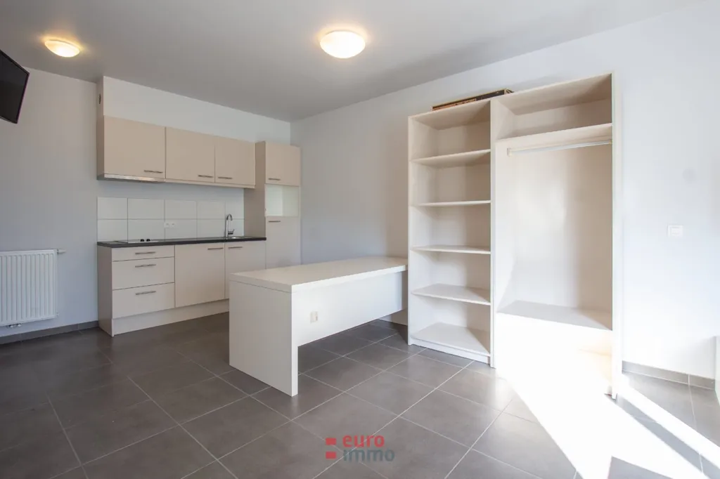 Köök - Spacious Student Studio with Terrace in Bruges