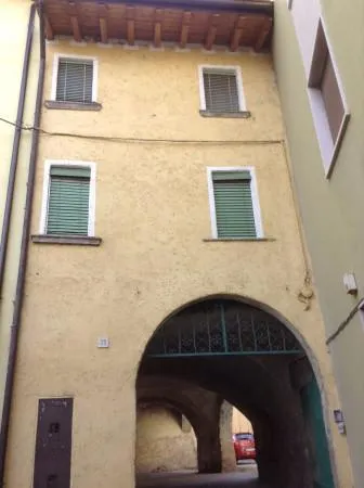 Rustic Terraced House in Historic Centre, Sabbio Chiese