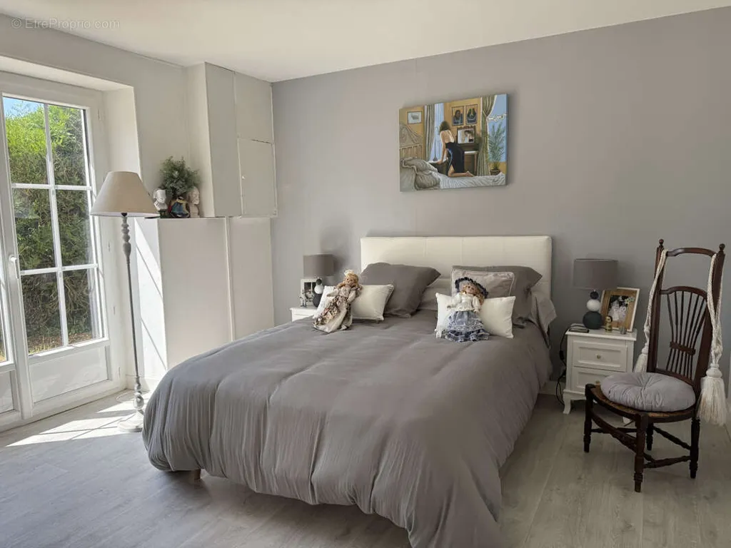 Chambres - Maison Rénovée avec Parc à Crezancy-En-Sancerre