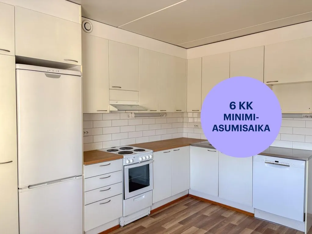 Köök - Spacious Flat with Balcony in Länsimäki, Vantaa