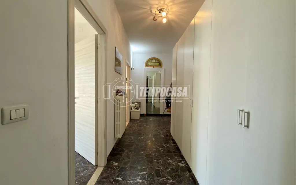 Ingresso - Rusticated Apartment with Balcony in Rivoli