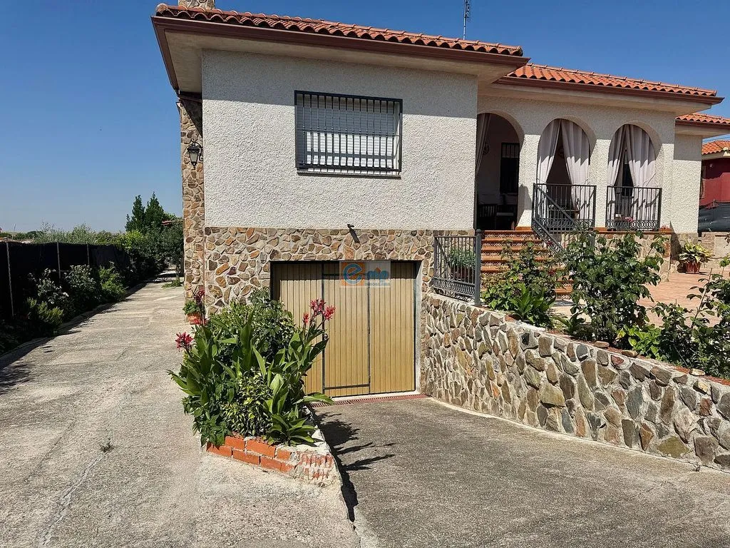 Extérieur - Chalet with Pool and Terraces in Palomeque
