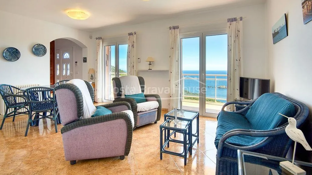 Wohnzimmer - Villa with Pool and Sea Views in Sa Tuna