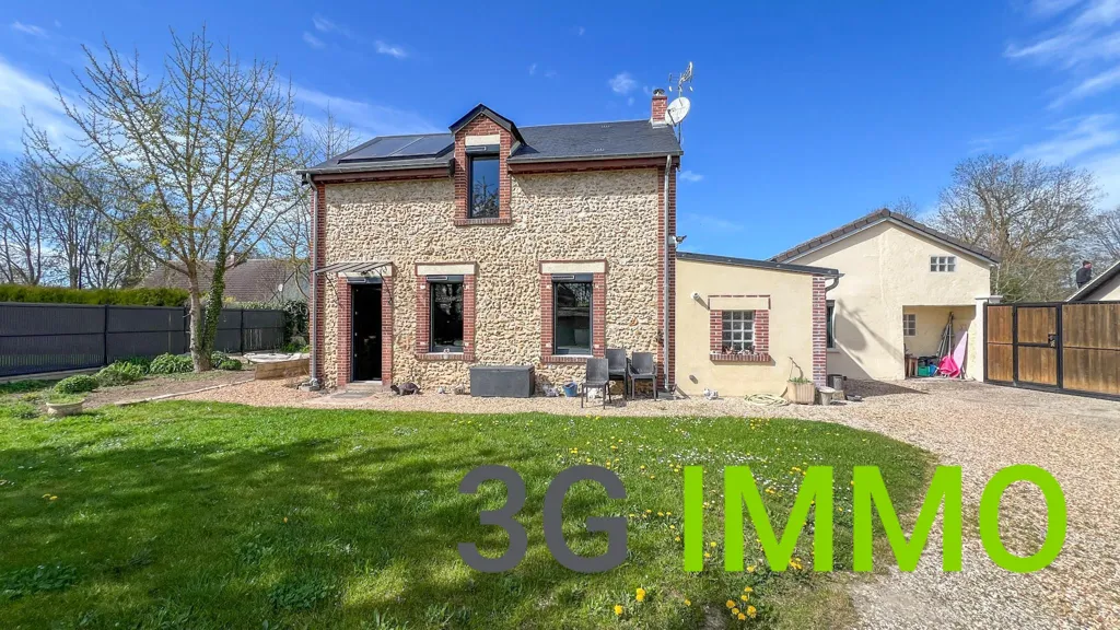 Extérieur - Maison en Pierre Rénovée au Cœur d'un Village