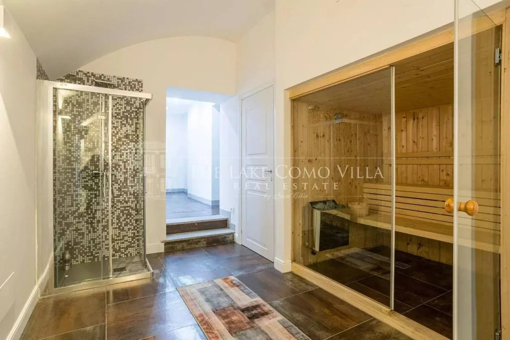 Salles de bain - Luxury Apartment with Private Garden in Menaggio
