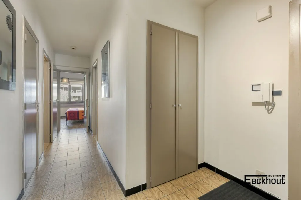 hallway_entrance
