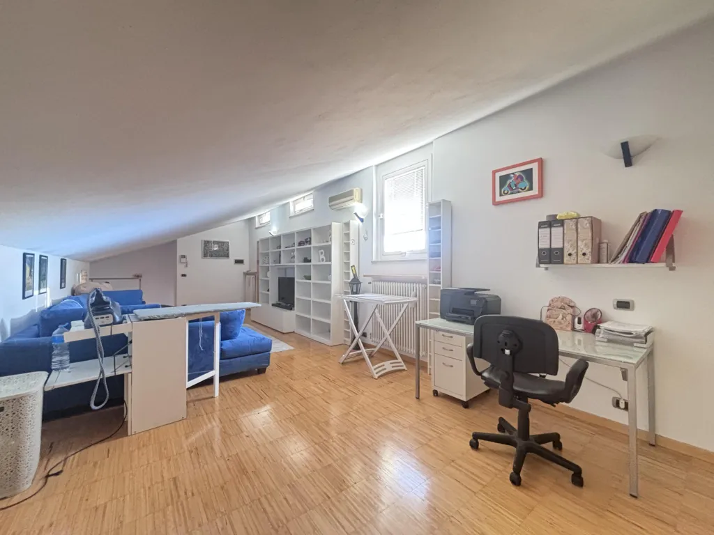 Elutuba - Renovated Apartment with View in Piacenza