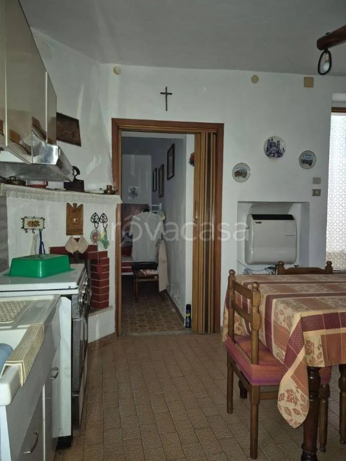 Söögituba - Semi-detached House with Garden in Monastero di Vasco