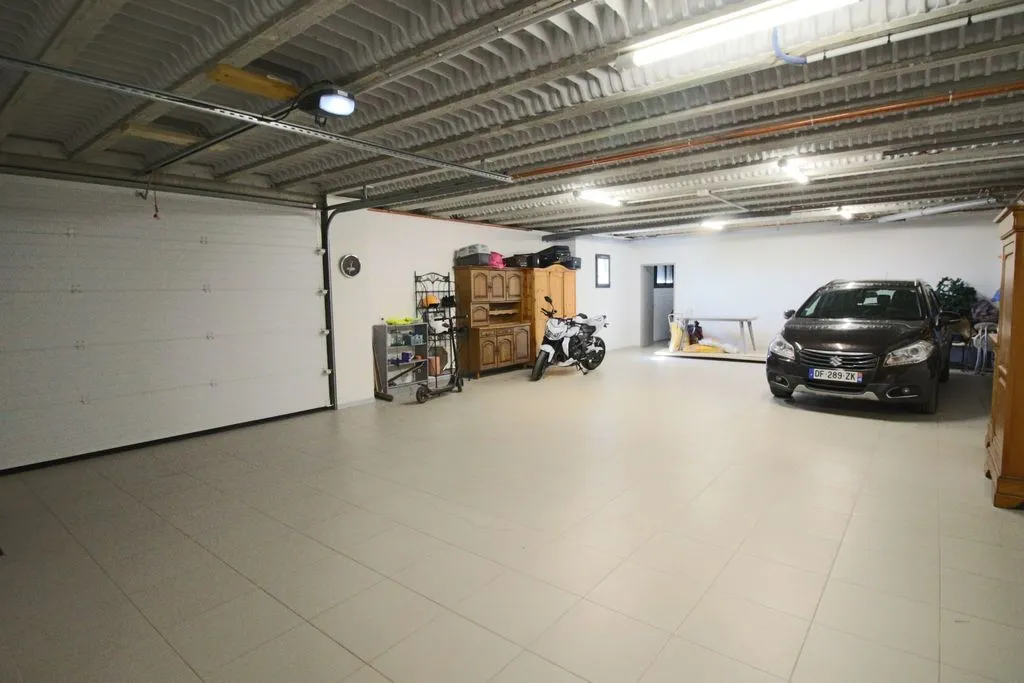 Garage - Maison Contemporaine avec Terrasse à Cahors