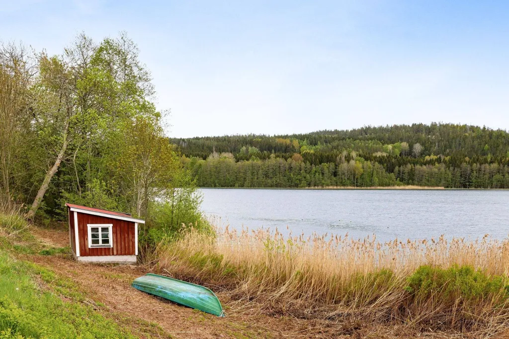 Välivaade - Farm with Water Access in Västervik