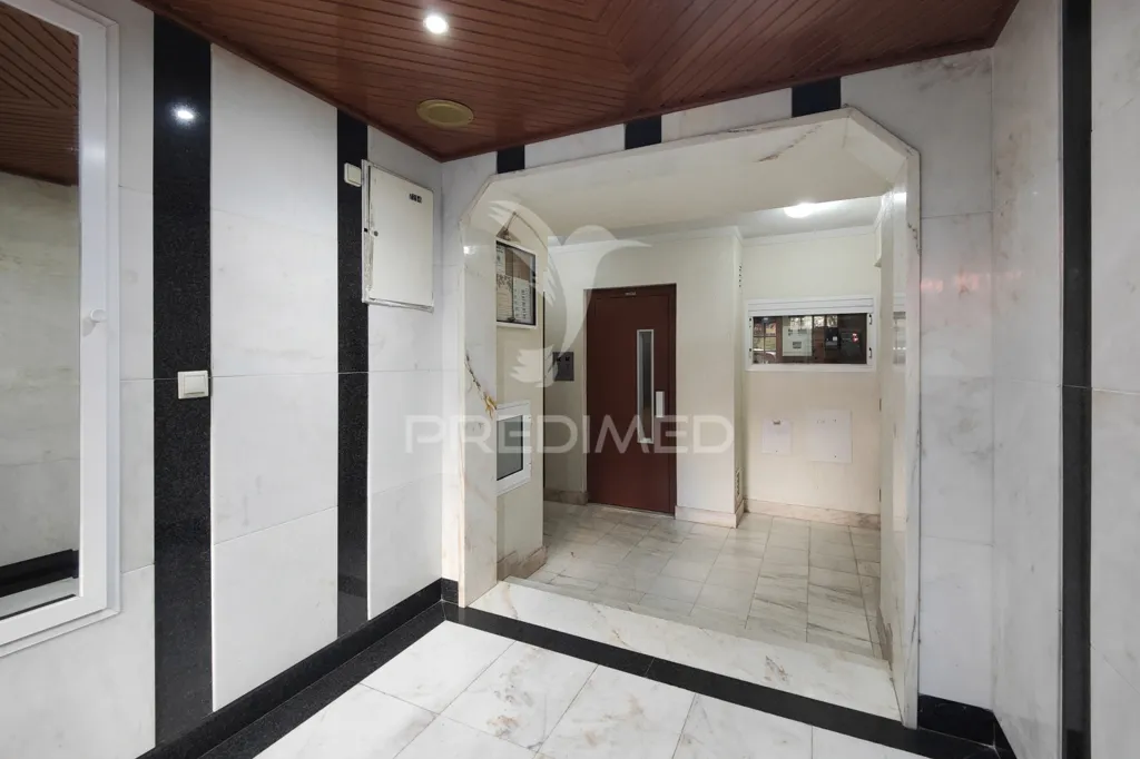 Esik - T2 Apartment with Fireplace in Monte Abraão, Queluz