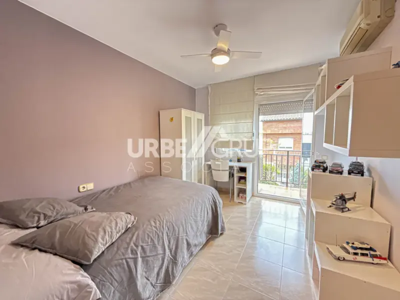 Magamistoad - Detached Corner House with Multiple Terraces in Martorell