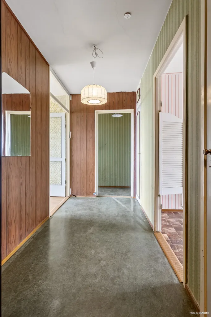 Esik - Apartment with Renovation Potential in Grindtorp