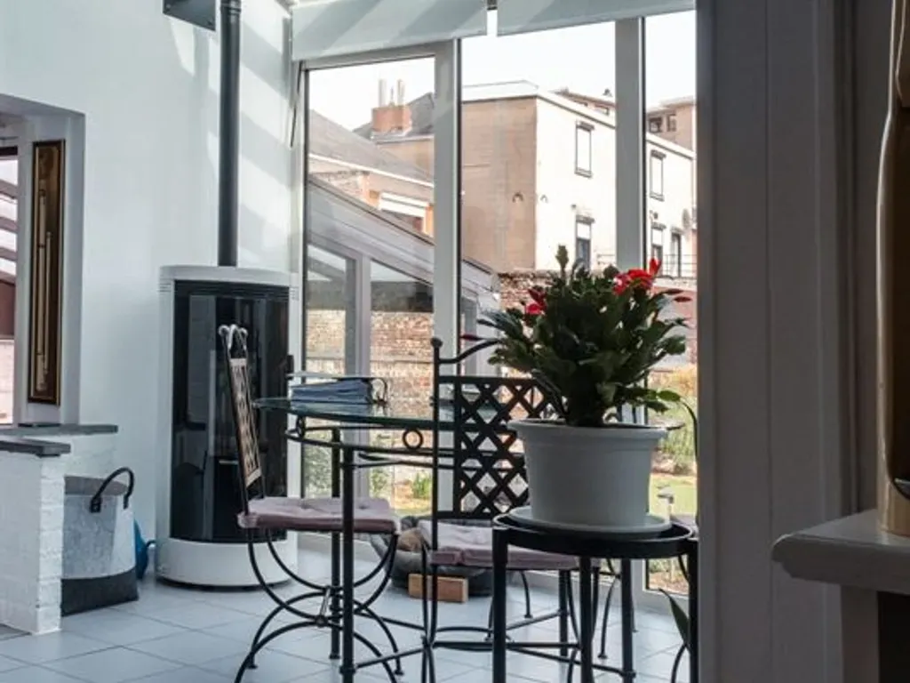 Salle à manger - Maison avec studios à Mons, proche du centre-ville