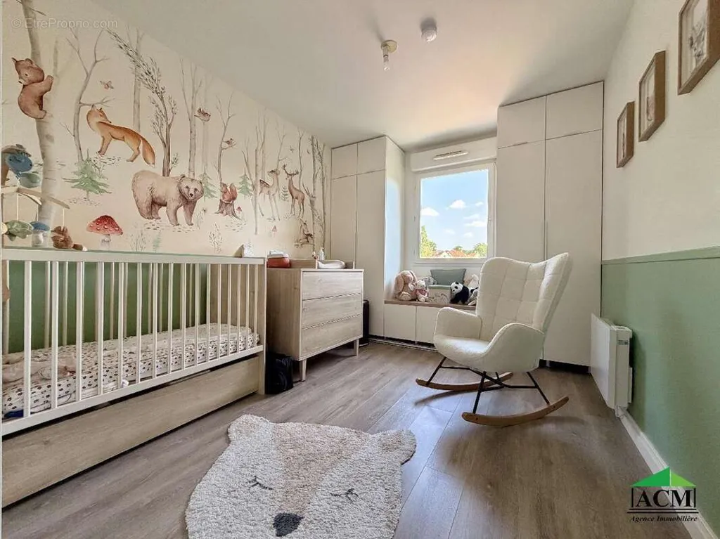 Chambres - Appartement avec Terrasse à Méry-sur-Oise