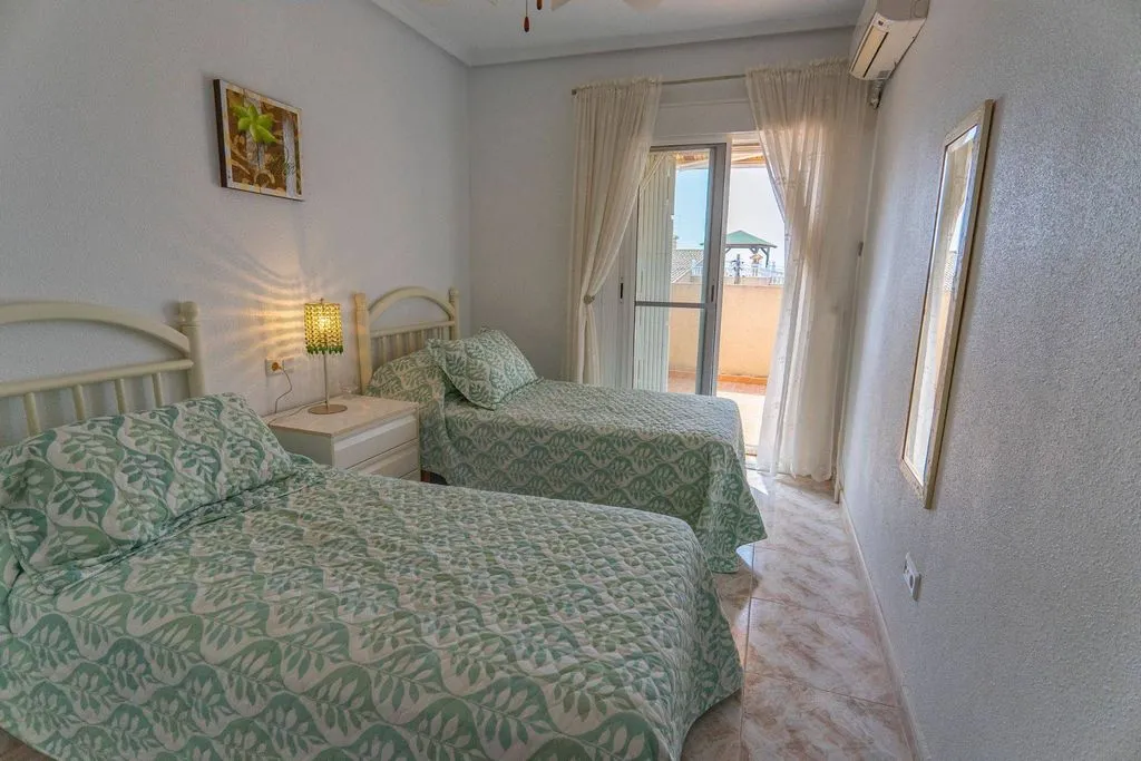 Magamistoad - 4-Bedroom Villa with Pool in Ciudad Quesada