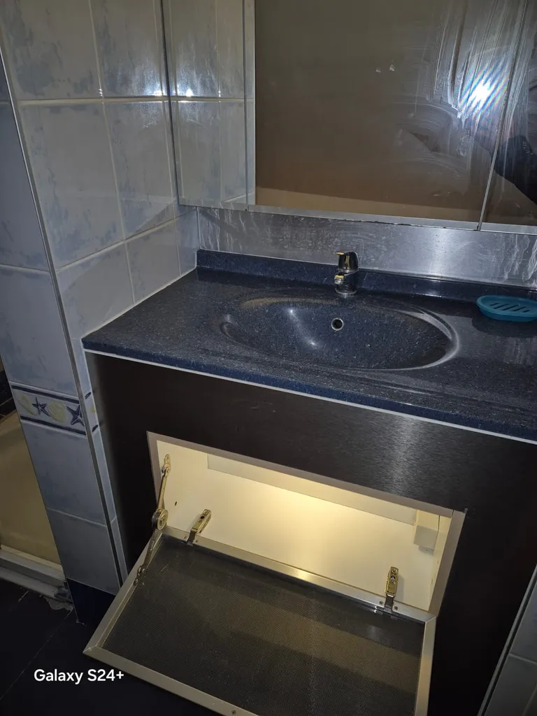 Bathrooms - Loft with Terrace in Hyon Centre