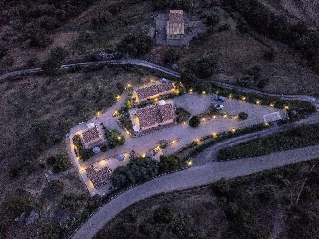 Õhuvaade - Agriturismo with Pool in Cefalù