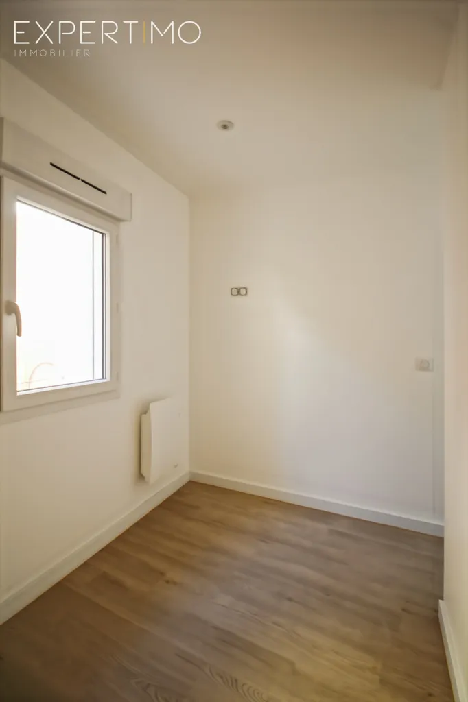 Rooms - Rental Property with Commercial Space in Gap