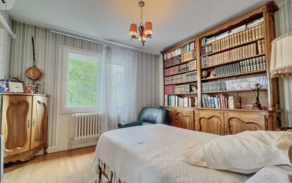 Bedrooms - Individual House with Garden in Dijon South