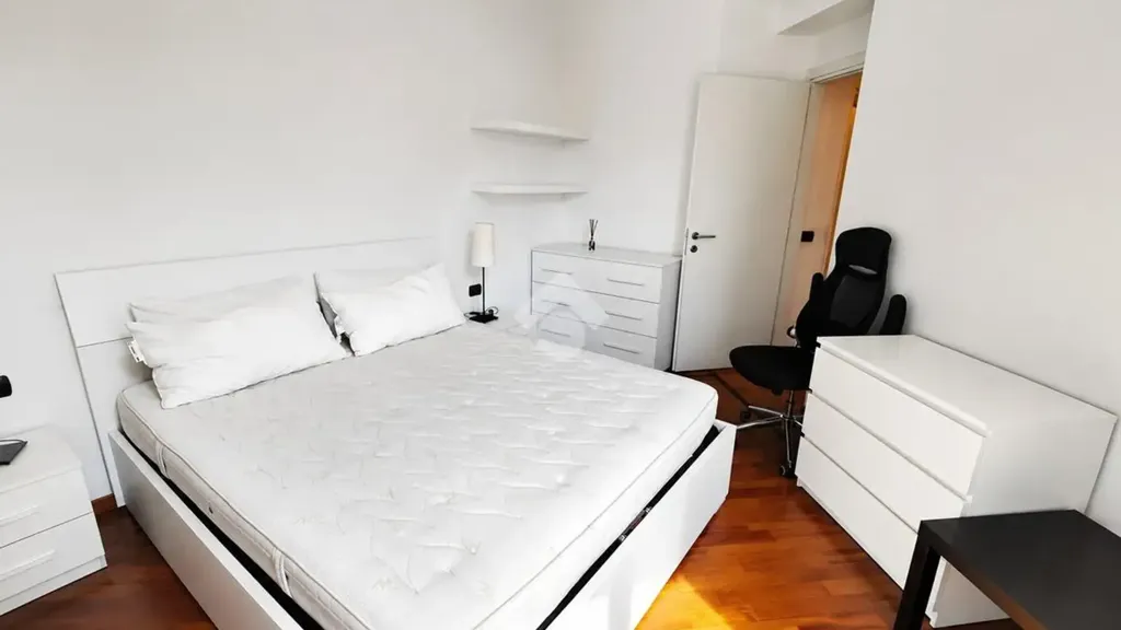 Chambres - Armed Two-Bedroom Apartment in Turro, Milan