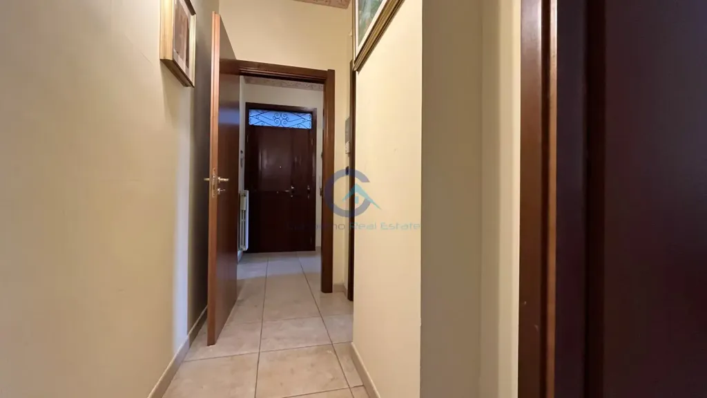Esik - 3-Bed Apartment with Terrace in Catanzaro Lido