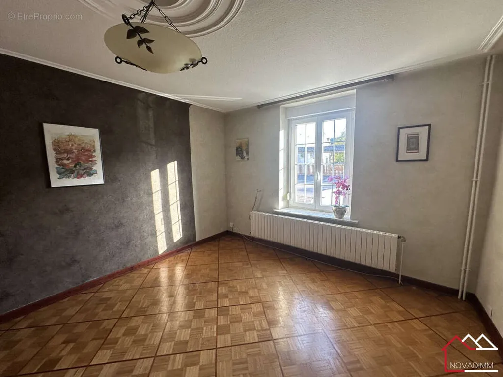 Maison 5 pièces à Longeville-Les-Saint-Avold