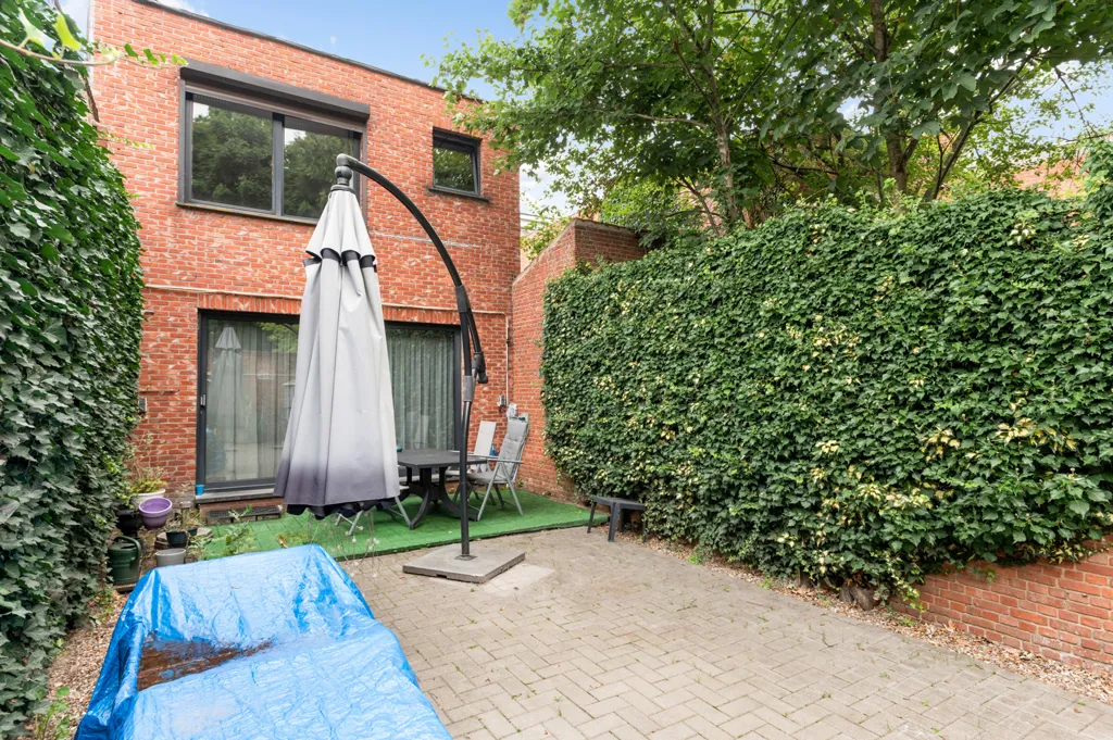 Aed - 3-toaline ärihoone asukohas Herentals